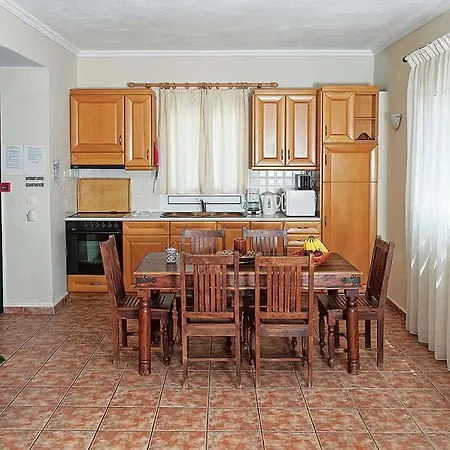 Efrosini Villa *